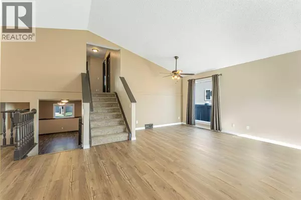 Calgary, AB T2M1J4,215 Hidden Vale Place NW