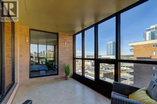 Calgary, AB T3C3S2,701, 1334 13 Avenue SW