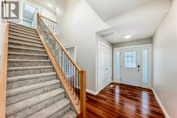 Calgary, AB T3R1R3,87 Sherwood Circle NW