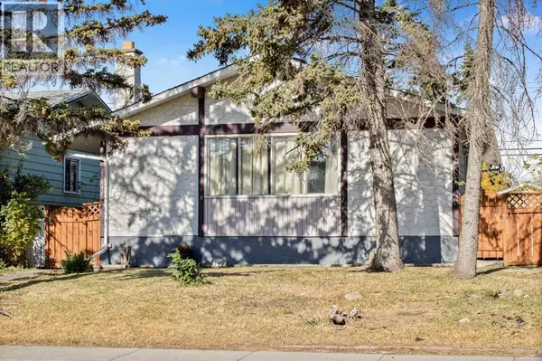 147 Dovercliffe Way SE, Calgary, AB T2B1W6
