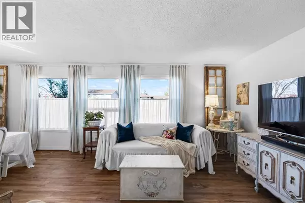 Airdrie, AB T4B1G4,217 Acacia Crescent SE