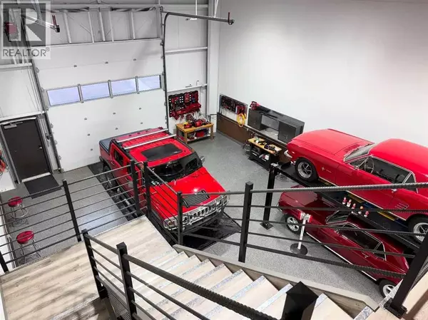 Okotoks, AB T1S5S8,#1, 25 Southbank Crescent