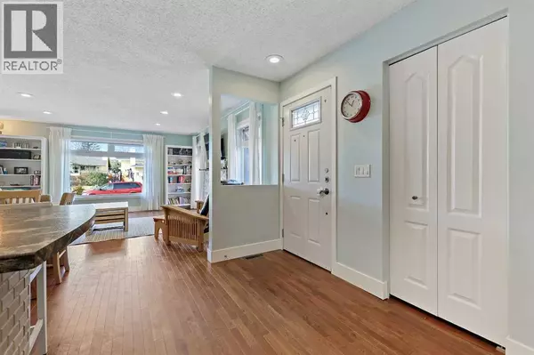 Calgary, AB T2X1T1,52 Sunhurst Road SE