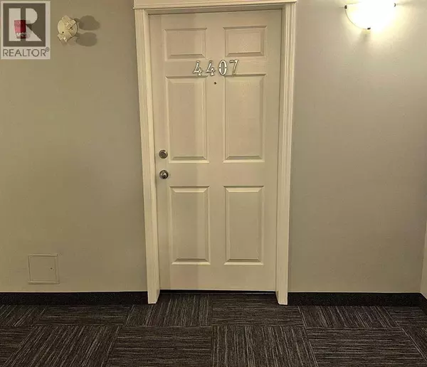 Calgary, AB T2Z0N1,4407, 115 Prestwick Villas SE