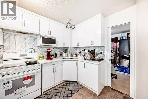 Calgary, AB T3J3A2,11 Falsby Way NE