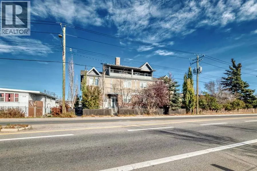 7716 bowness Road NW, Calgary, AB T3B0H1