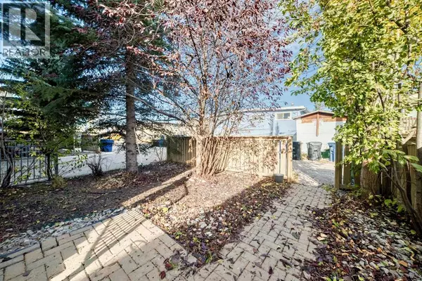 Calgary, AB T3B0H1,7716 bowness Road NW