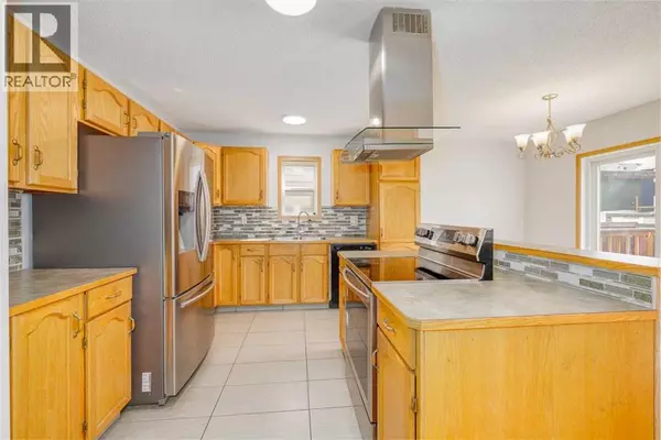 Calgary, AB T3J4M4,6013 Saddlehorn Drive NE