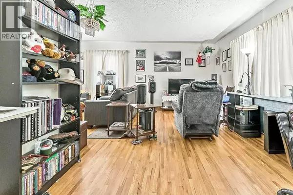 Calgary, AB T2M4G8,2731 Morley Trail NW