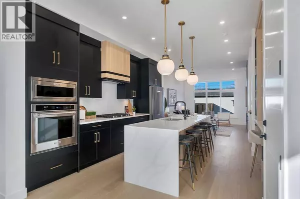 454 22 Avenue NE, Calgary, AB T2E1T7