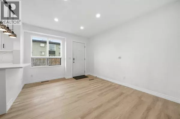 Calgary, AB T3E6K8,3, 2804 17 Avenue SW