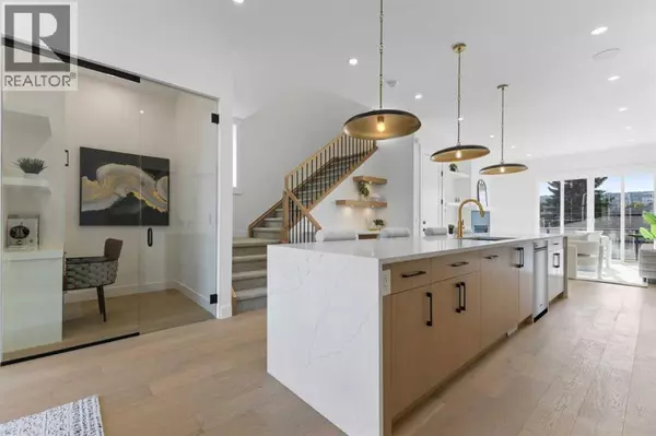 Calgary, AB T3B0X3,5007 21 Avenue NW