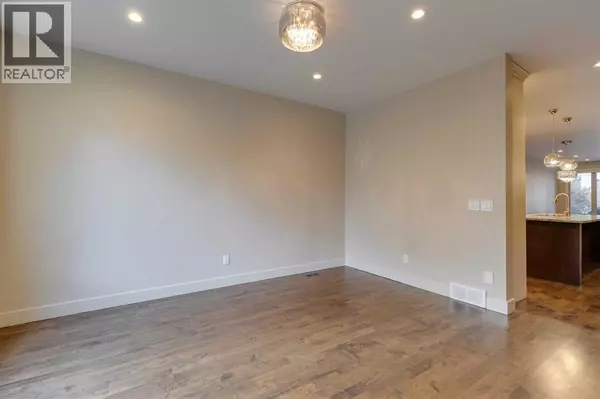 Calgary, AB T3E2Z6,2413 36 Street SW