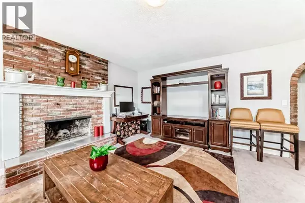 Calgary, AB T1Y3M1,363 Templeside Circle NE