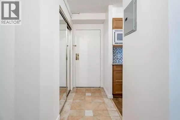 Calgary, AB T3A2E1,301, 3420 50 Street NW