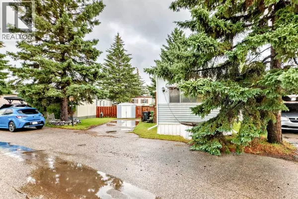 Calgary, AB T3B5N6,270, 3223 83 Street NW