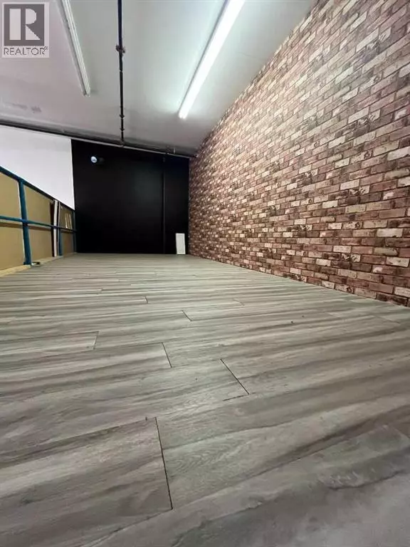 Calgary, AB T2A7V8,504 B, 3208 8 Avenue NE