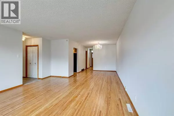 Calgary, AB T2M2H8,522 & 524 27 Avenue NW