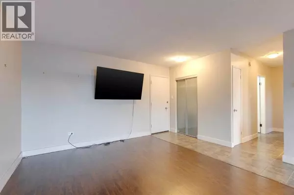 Calgary, AB T2T0K3,402, 1027 Cameron Avenue SW