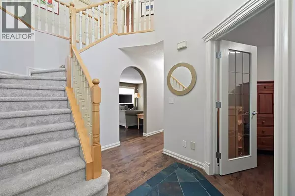 Calgary, AB T3H3R9,41 Strathridge Crescent SW