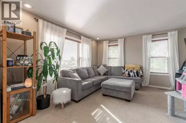 Lethbridge, AB T1J4Y5,3 Aberdeen Road W