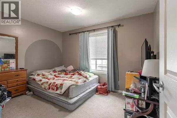 Lethbridge, AB T1J4Y5,3 Aberdeen Road W