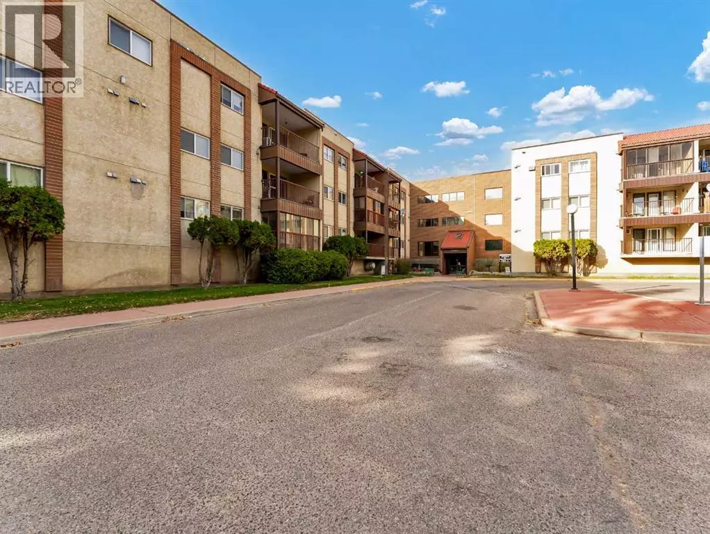 Medicine Hat, AB T1B3Z3,204, 3090 15 Avenue SE