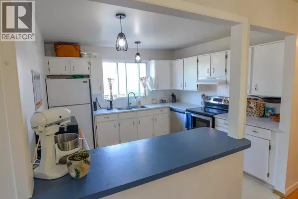 Calgary, AB T3K1Y1,8416 Centre Street NE