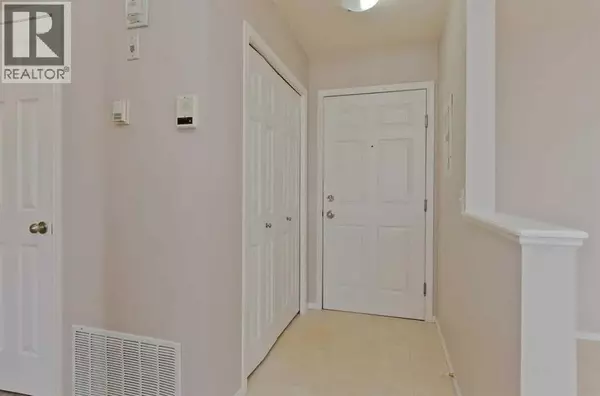 Okotoks, AB T3H0E5,17, 170 N Railway Street