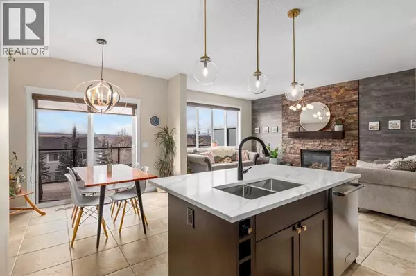 40 Heritage Hill, Cochrane, AB T4C0l4