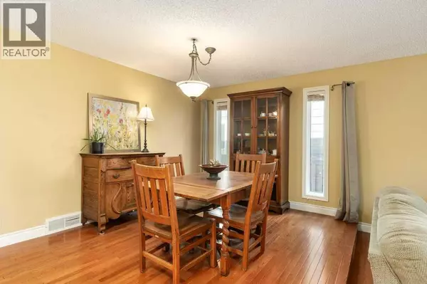 Calgary, AB T3K2B8,11 Bernard Place NW