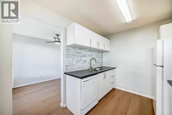 Calgary, AB T2A4Y8,120 Pennsylvania Road SE