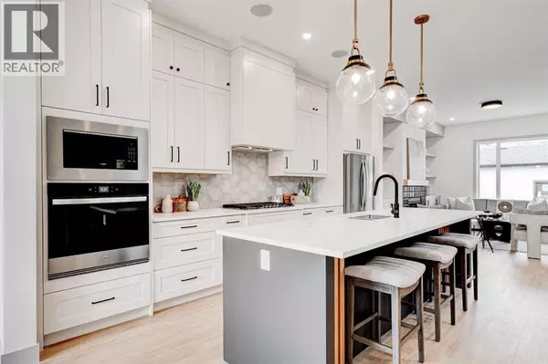 Calgary, AB T3B2P8,4615 82 Street NW