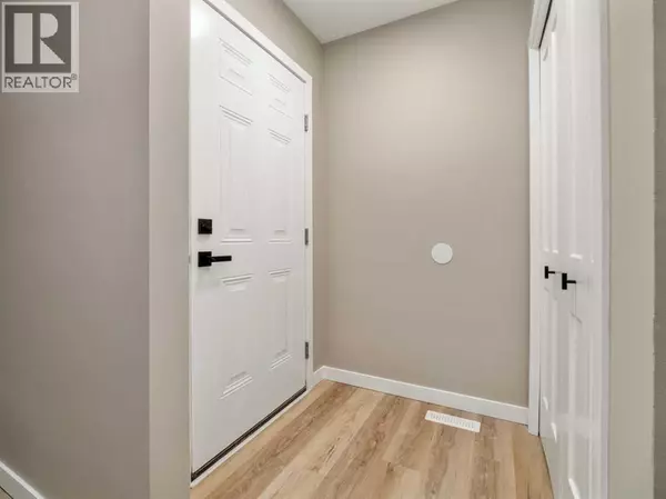 Lethbridge, AB T1K5H5,2 Cayuga Crescent W