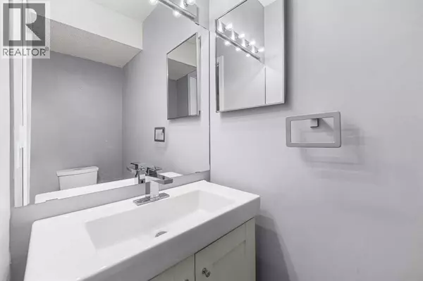 Calgary, AB T3E6S3,43, 23 Glamis Drive SW