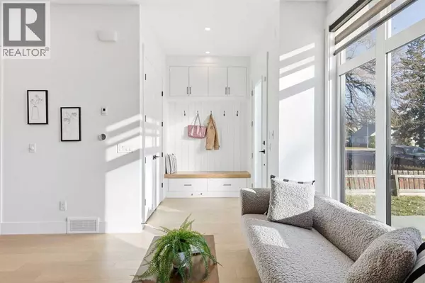 Calgary, AB T2E1T5,260 22 Avenue NE