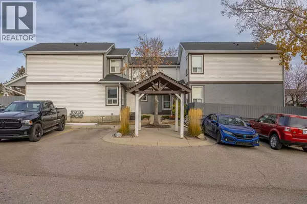 502 Signal Hill Green SW, Calgary, AB T3H2Y4