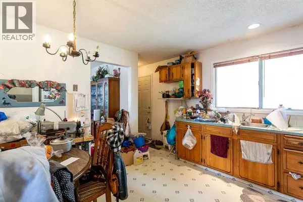 Calgary, AB T2K4M3,7803 Hunterslea Crescent NW