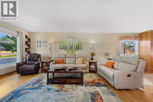 Calgary, AB T3K2B3,7 Bernard Court NW