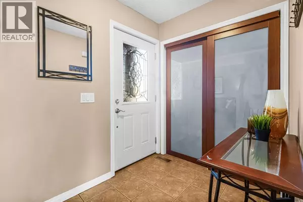 Calgary, AB T3K3L5,44 Bedfield Close NE