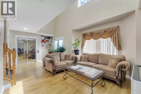 Calgary, AB T3J5B4,197 Tarawood Place NE