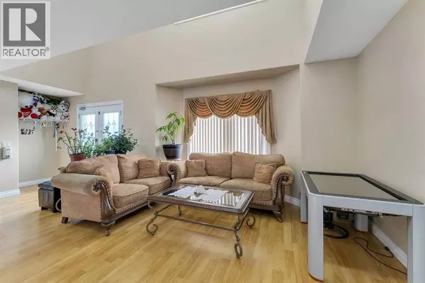 Calgary, AB T3J5B4,197 Tarawood Place NE