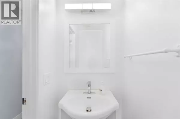 Calgary, AB T2W1B6,352 Brae Glen Road SW