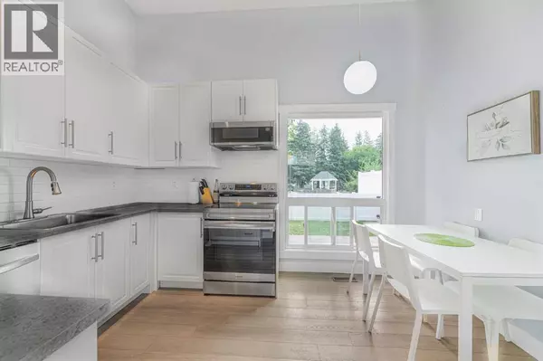 Calgary, AB T2W1B6,352 Brae Glen Road SW