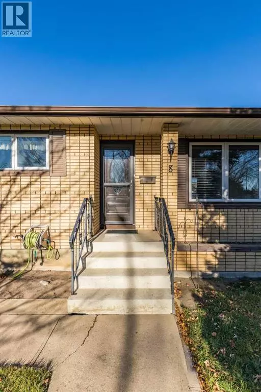 8 Ross Glen Green SE, Medicine Hat, AB T1B1P8