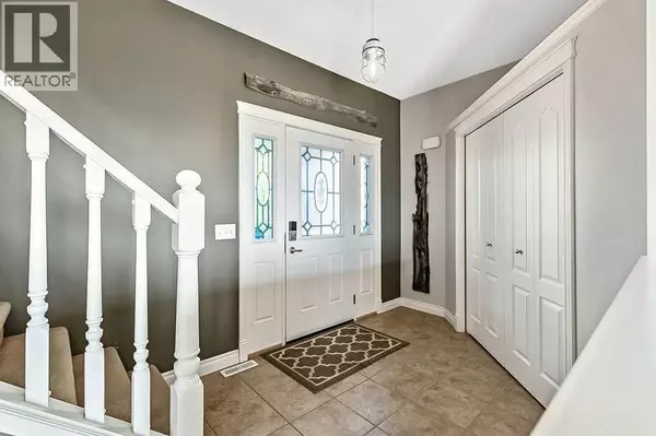 Okotoks, AB T1S0B7,521 Westmount Close