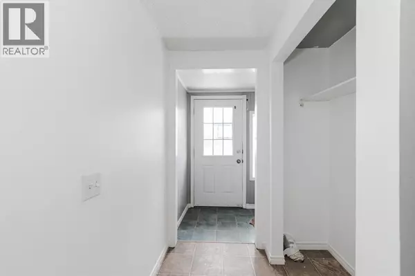 Fort Mcmurray, AB T9H4R4,106 Wylie Place