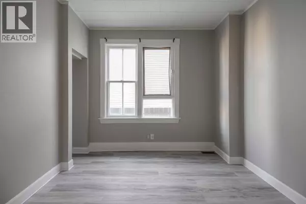 Lethbridge, AB T1J2Z2,316 15 Street S