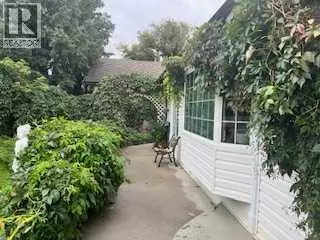 Lethbridge, AB T1H1Z8,1006 9 Street N