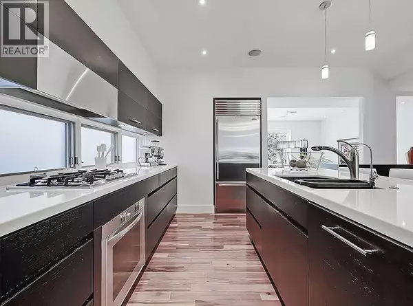 Calgary, AB T2N0K9,2307 3 Avenue NW